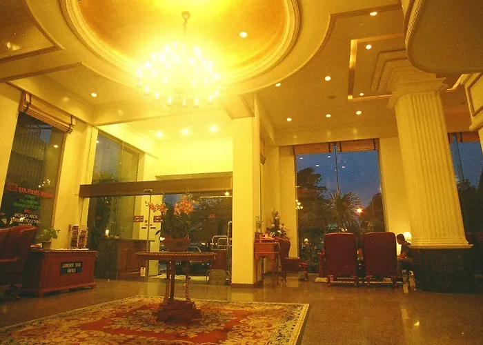 Ebina House - Sha Extra 4* Бангкок